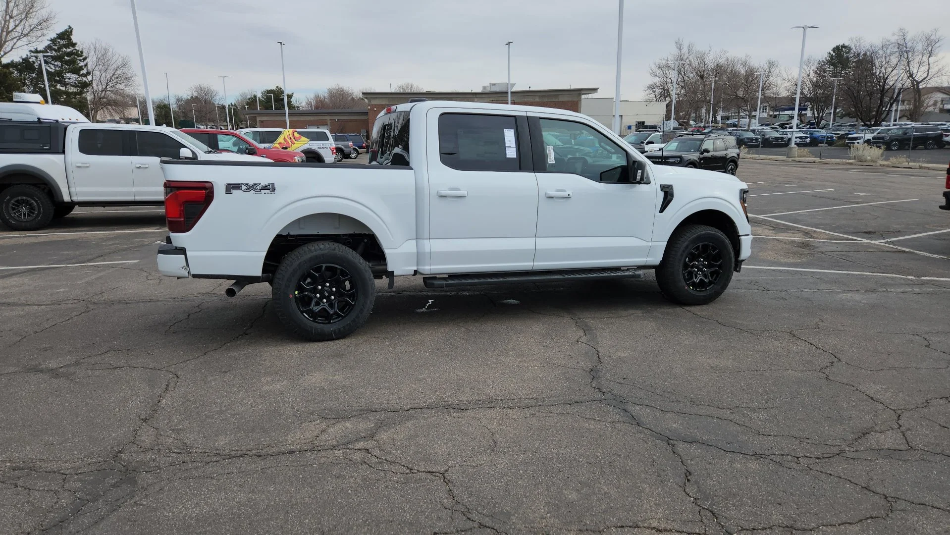 New 2026 Oxford White Ford XLT image 17