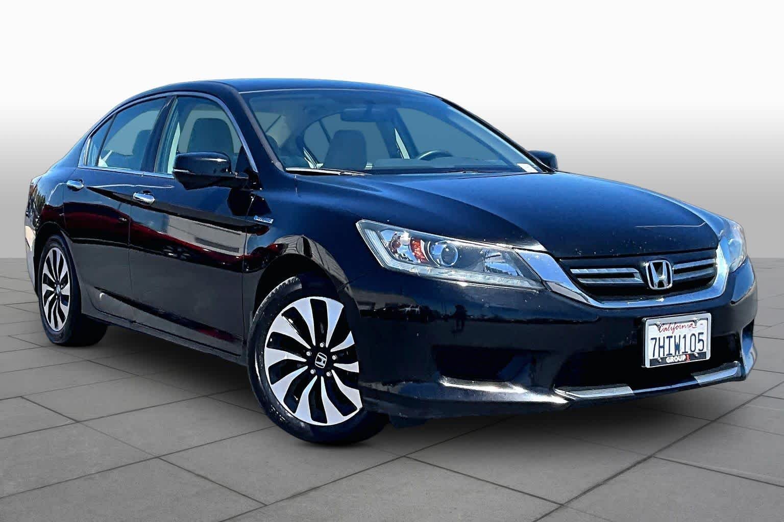 Pre-Owned 2014 Honda Accord Hybrid