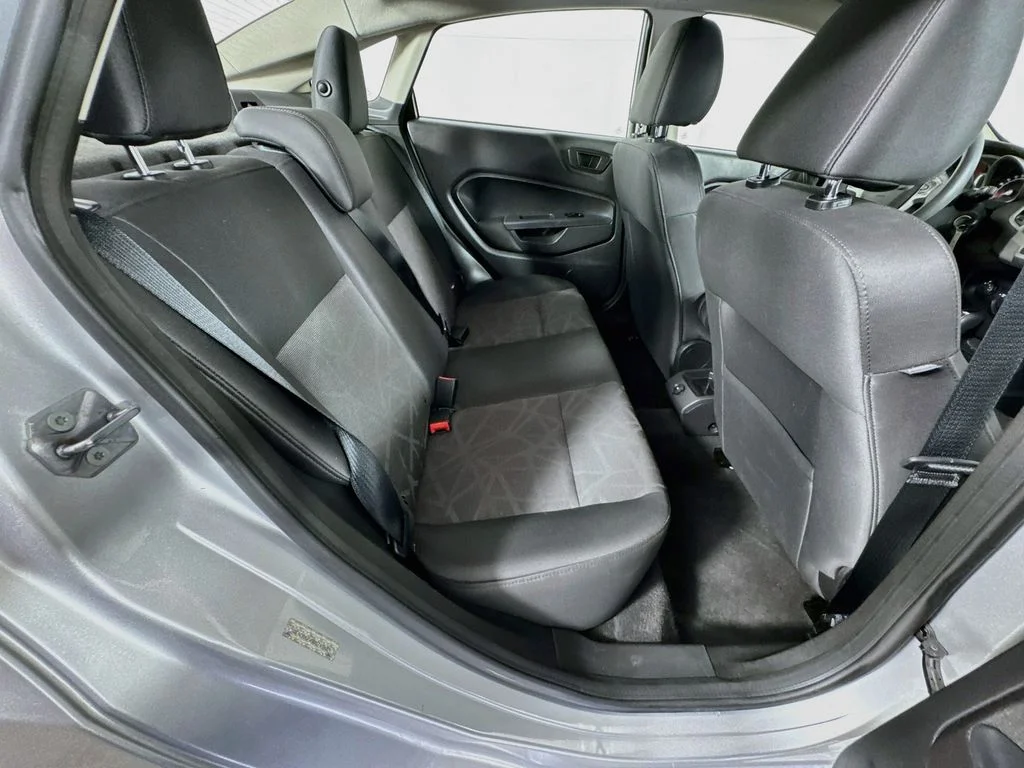 Used 2013 Silver Ford SE image 30