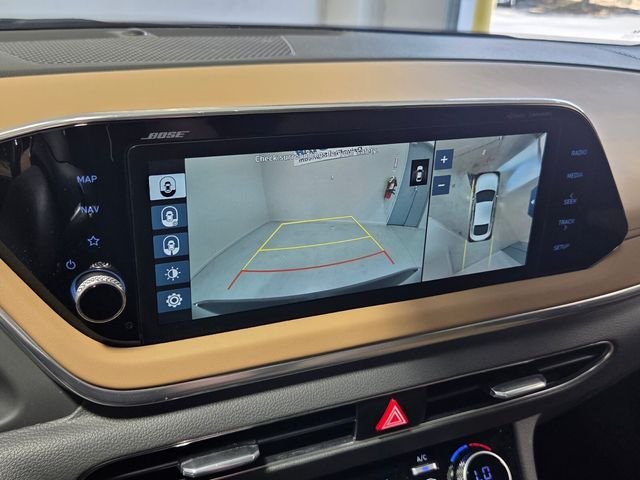 Used 2020 Black Hyundai Limited image 17
