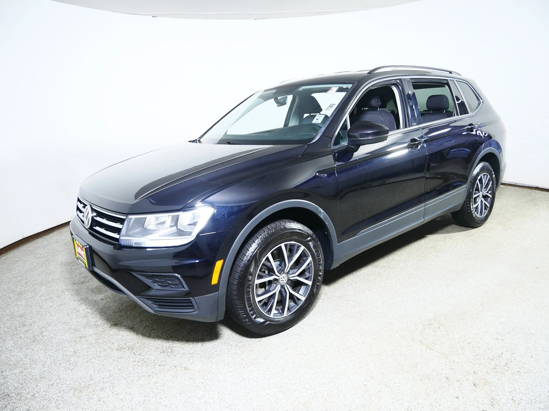 Used 2021 Deep Black Pearl Volkswagen S image 3