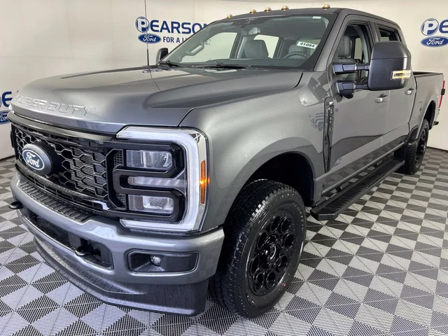 2027 Ford Super Duty F-250® XLT