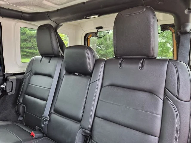 Used 2021 Black Jeep Unlimited Sahara image 31