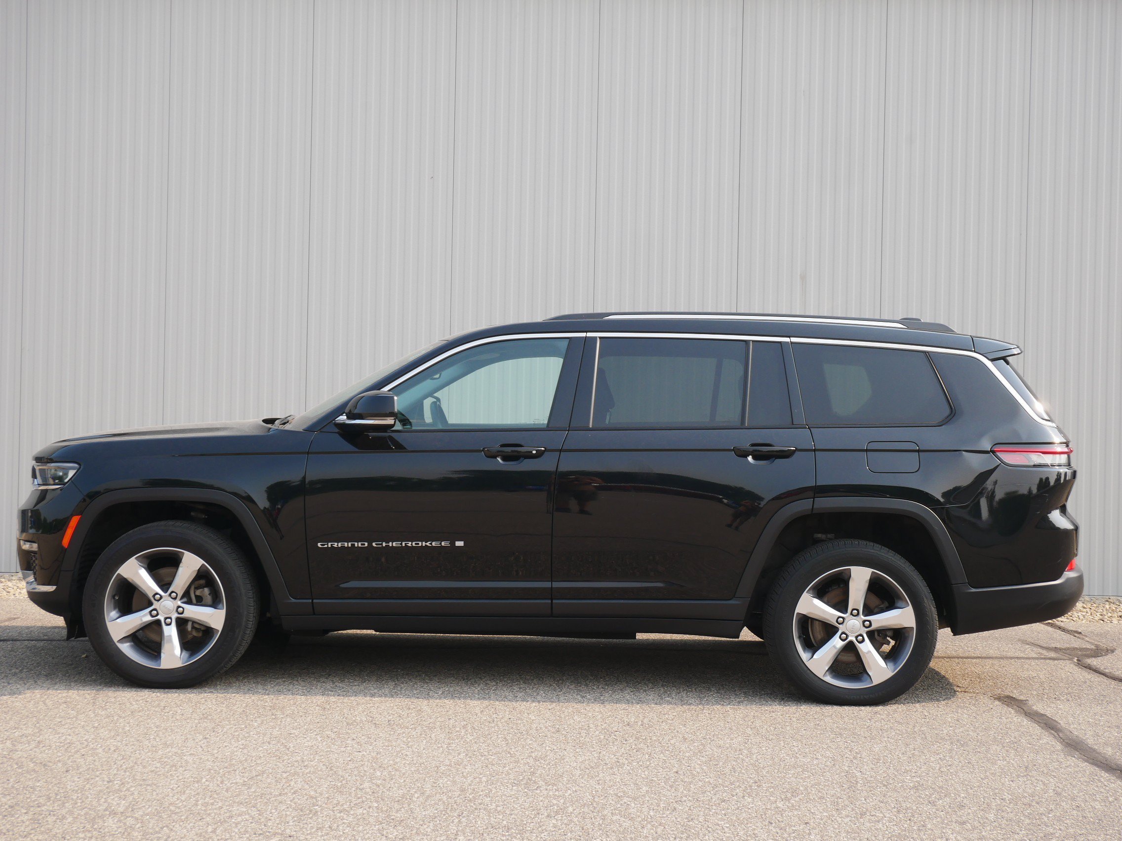 Used 2022 Jeep Grand Cherokee L Limited with VIN 1C4RJKBG5N8518902 for sale in Hastings, Minnesota