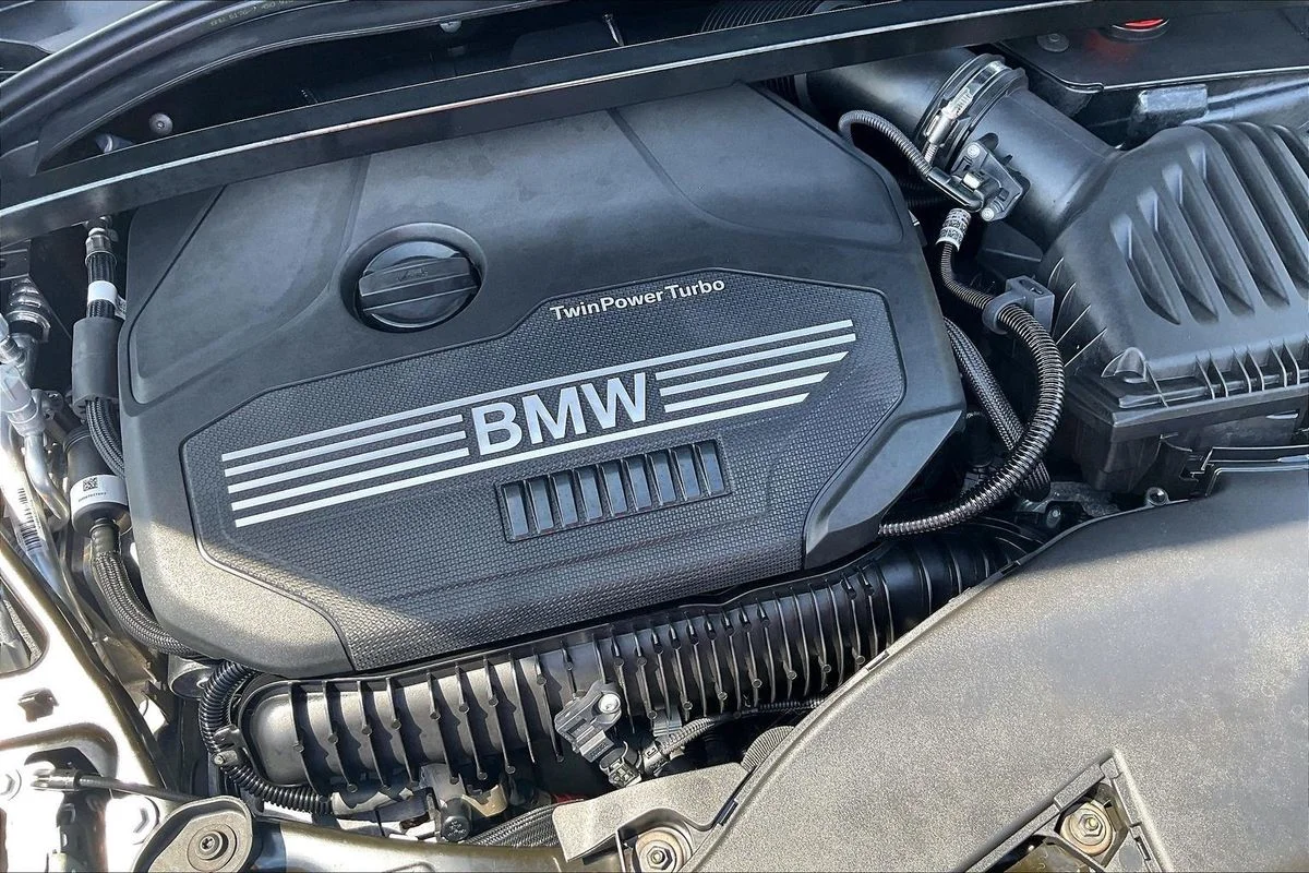 Used 2024  BMW xDrive image 33