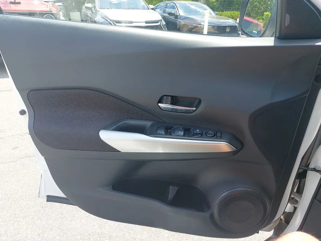 Used 2020 White Nissan SV image 26