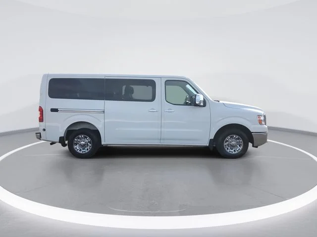 Used 2016 White Nissan SL image 9