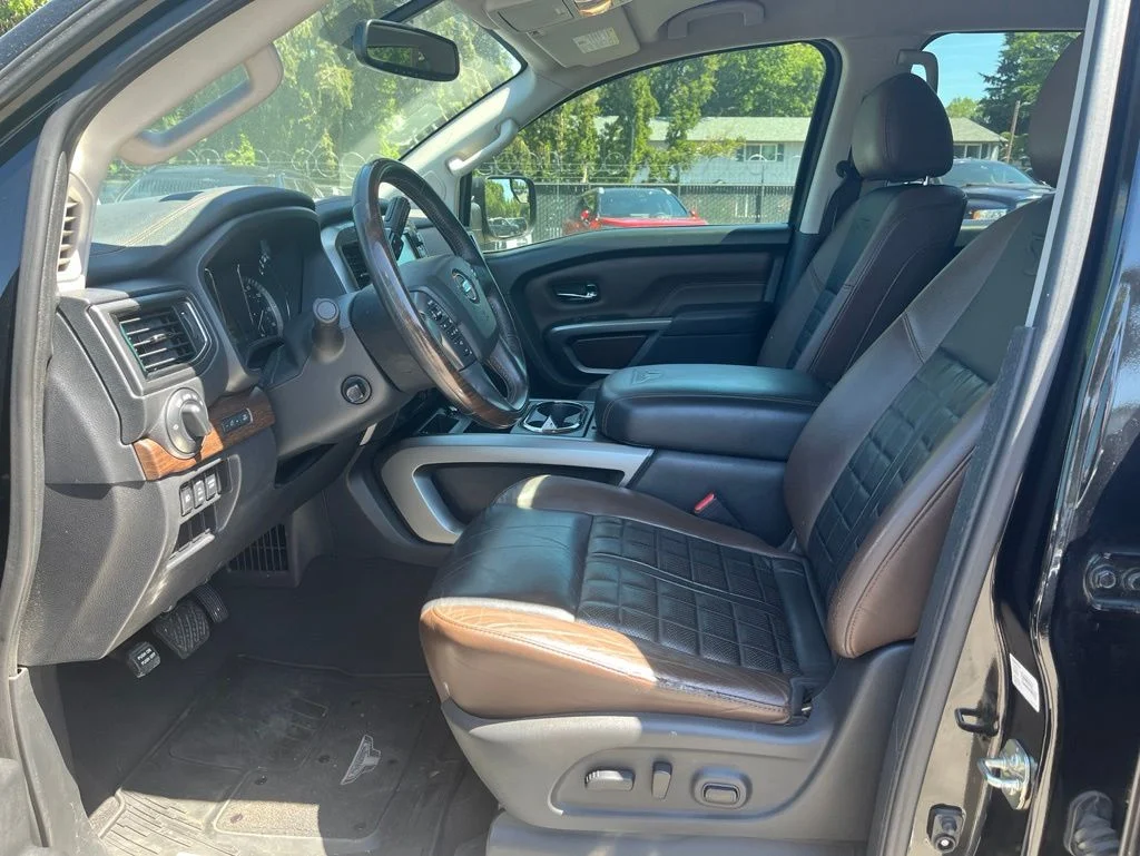 Used 2017 Black Nissan Platinum Reserve image 12