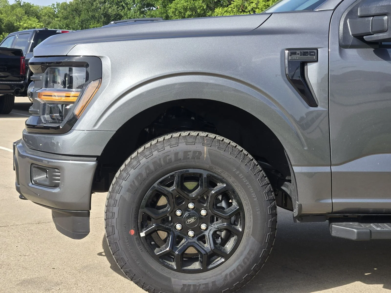 New 2026 Carbonized Gray Metallic Ford XLT image 6