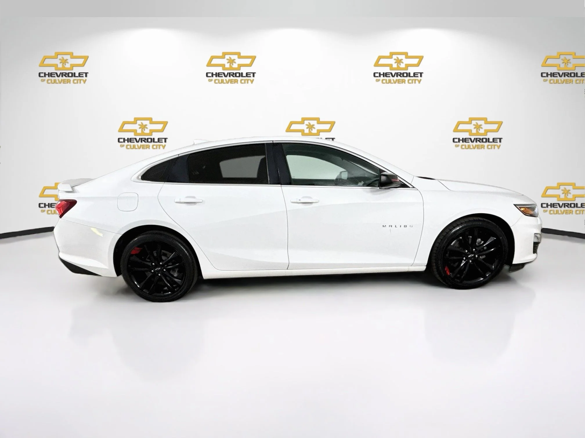 Used 2021 SUMMIT WHITE Chevrolet LT image 9