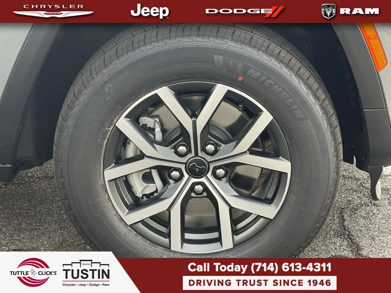 New 2027 Sting-Gray Clear-Coat Paint Jeep Laredo X image 16