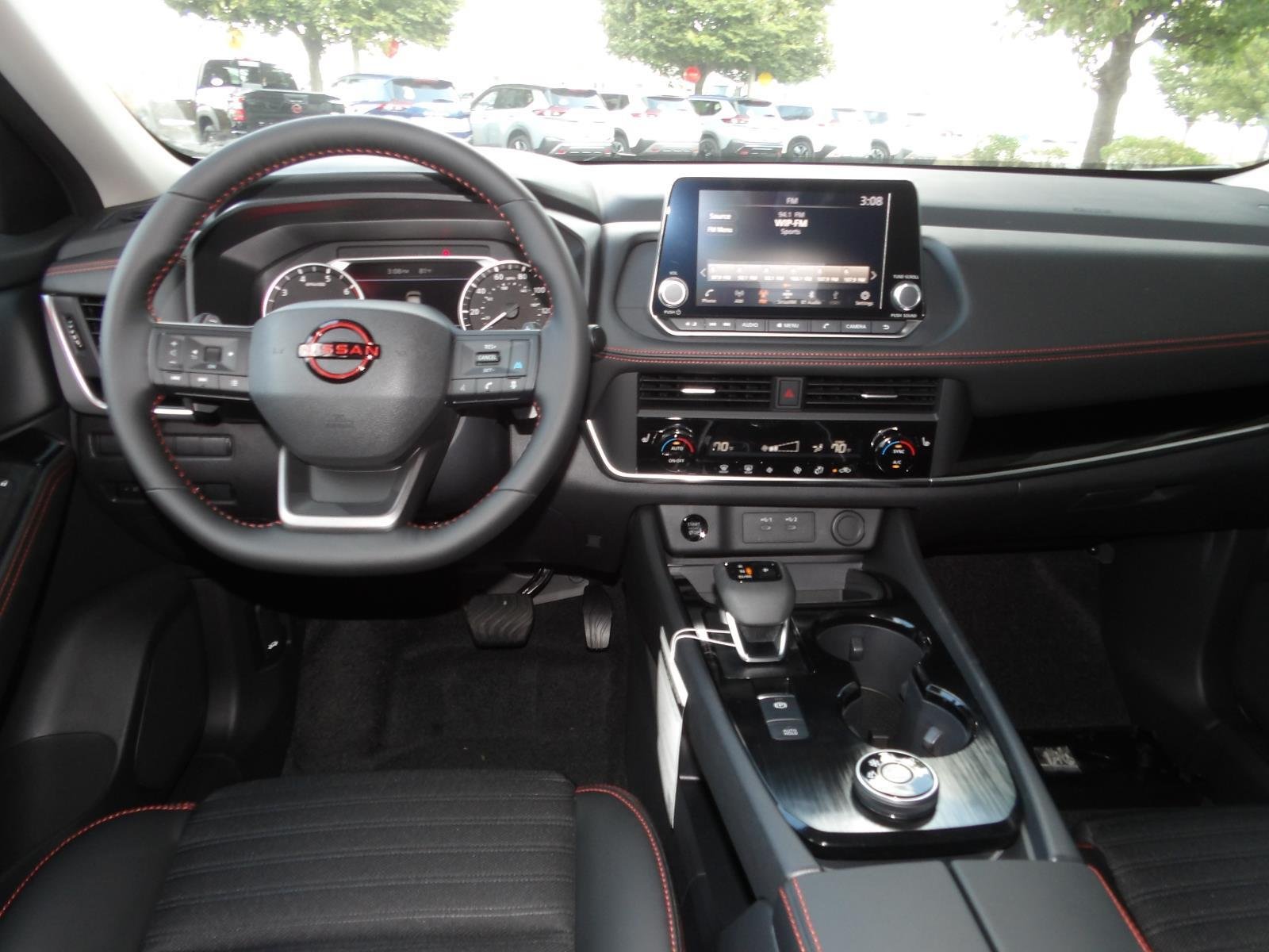 New 2026 Everest White Pearl TriCoat Nissan Rock Creek® image 15