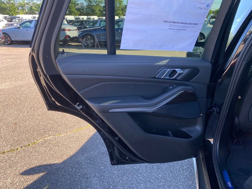 New 2026 Black Sapphire Metallic BMW xDrive40i image 6