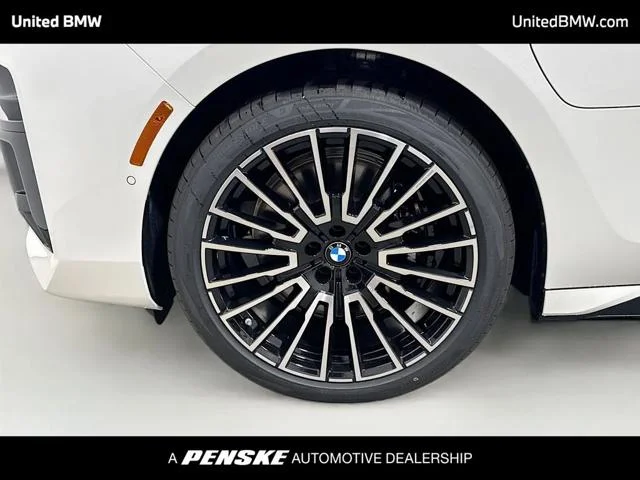 New 2026 Mineral White Metallic BMW 7 Series image 2