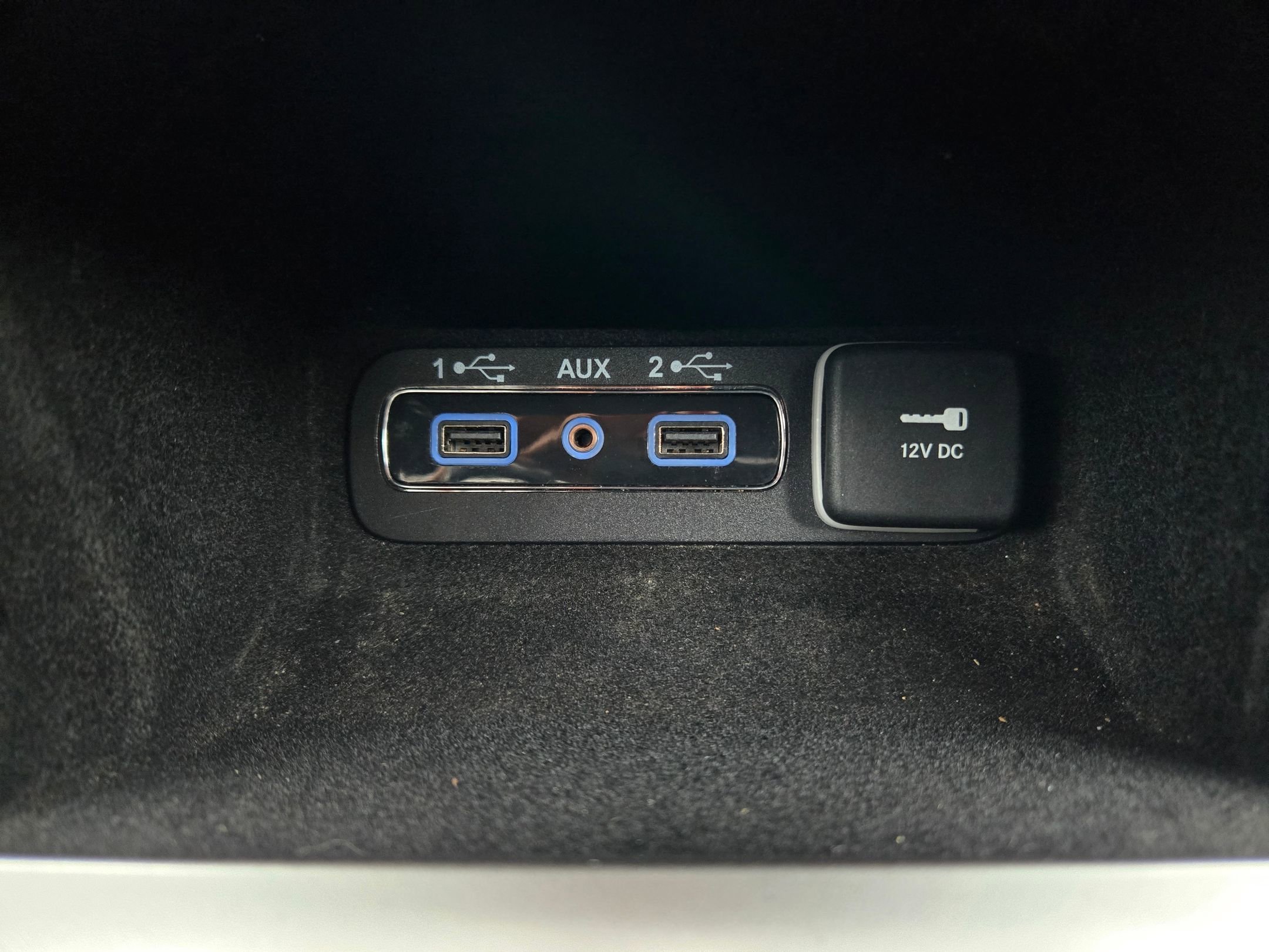 Used 2019 Velvet Red Pearlcoat Jeep Limited image 31