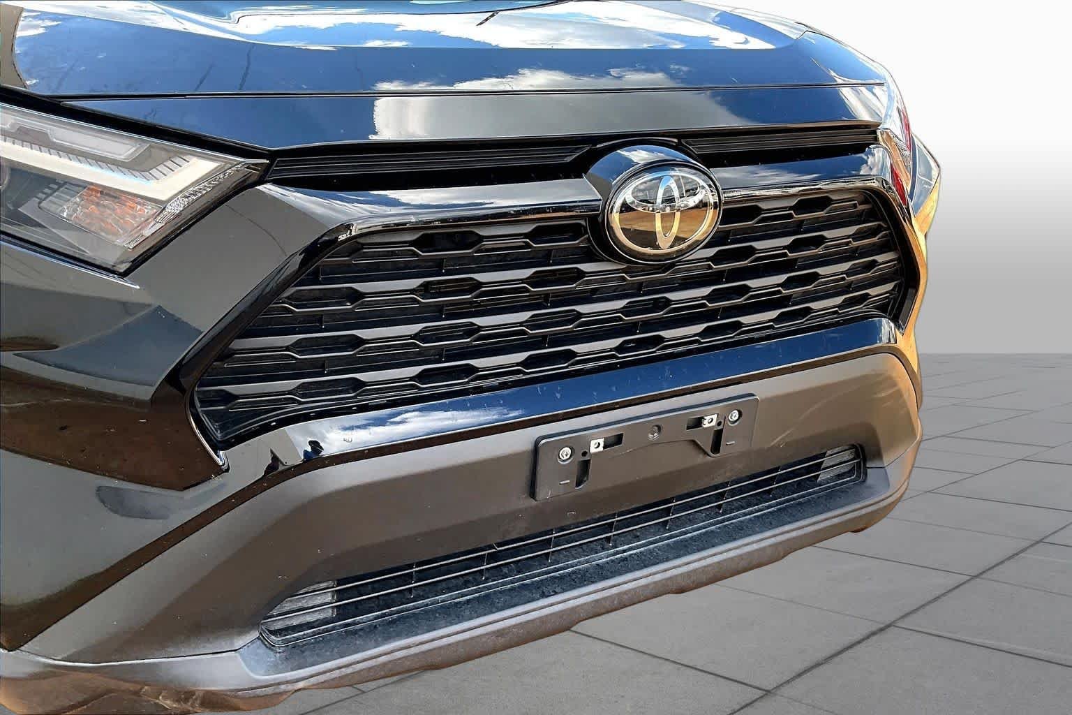 Used 2024 Midnight Black Metallic Toyota XLE image 30