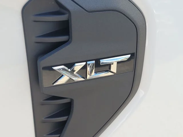 New 2026 Oxford White Ford XLT image 9