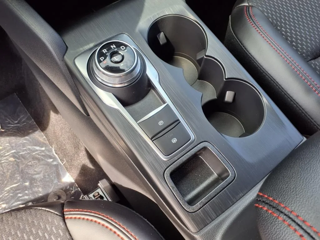 2025 Ford Escape ST-Line - Photo 16