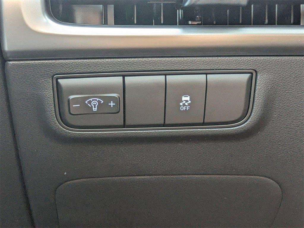 New 2026 White Hyundai SE FWD image 23