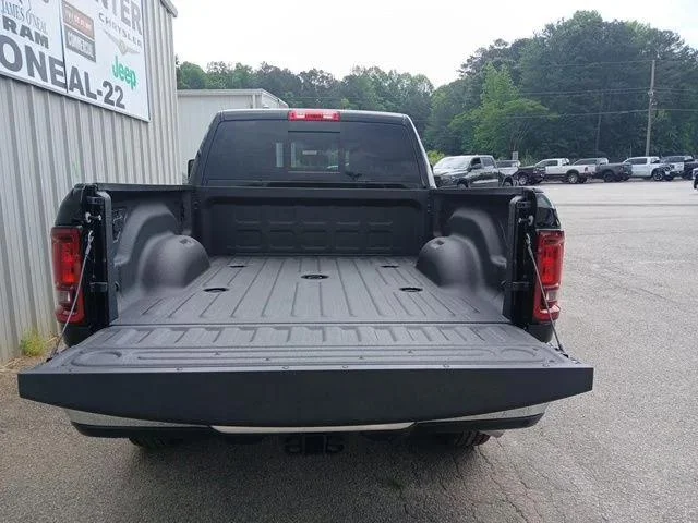 New 2026 Diamond Black Crystal Pearl-Coat Exterior Paint RAM TRADESMAN image 8