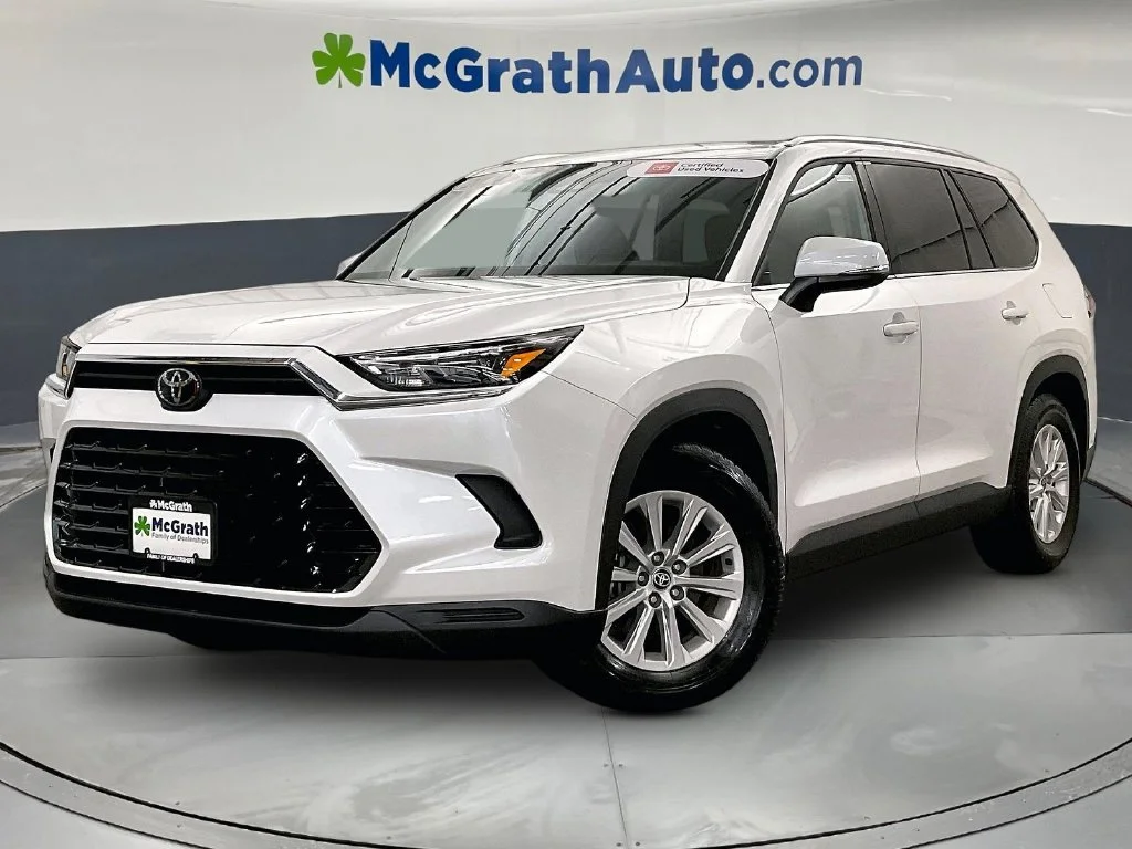 Certified Used 2024 Beige Toyota XLE image 2