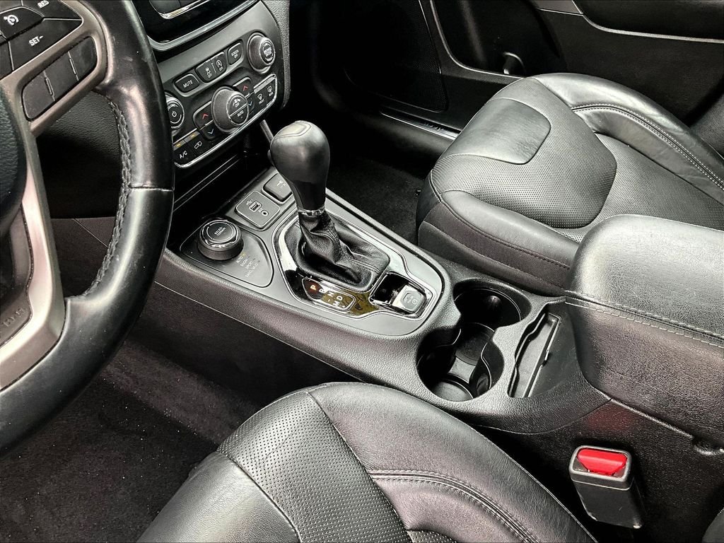Used 2020 Black Jeep Limited image 21