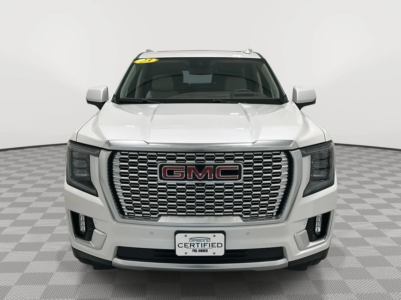 Used 2023 WHITE FROST TRICOAT GMC Denali image 8