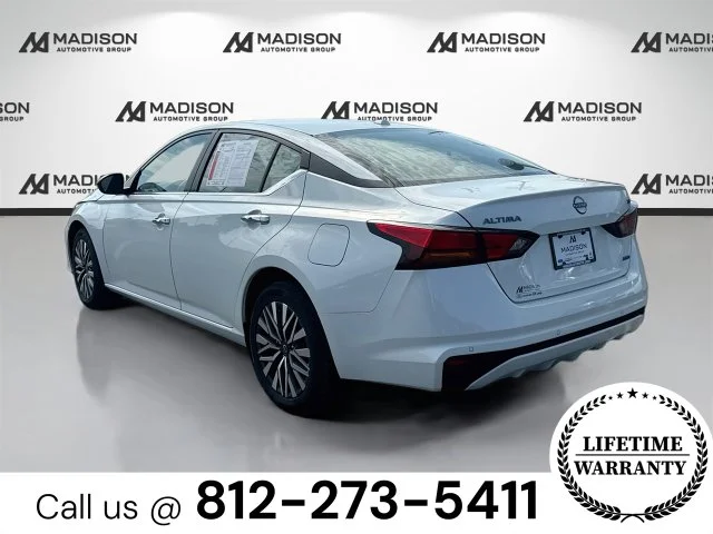 Used 2024 White Nissan 2.5 SV image 7
