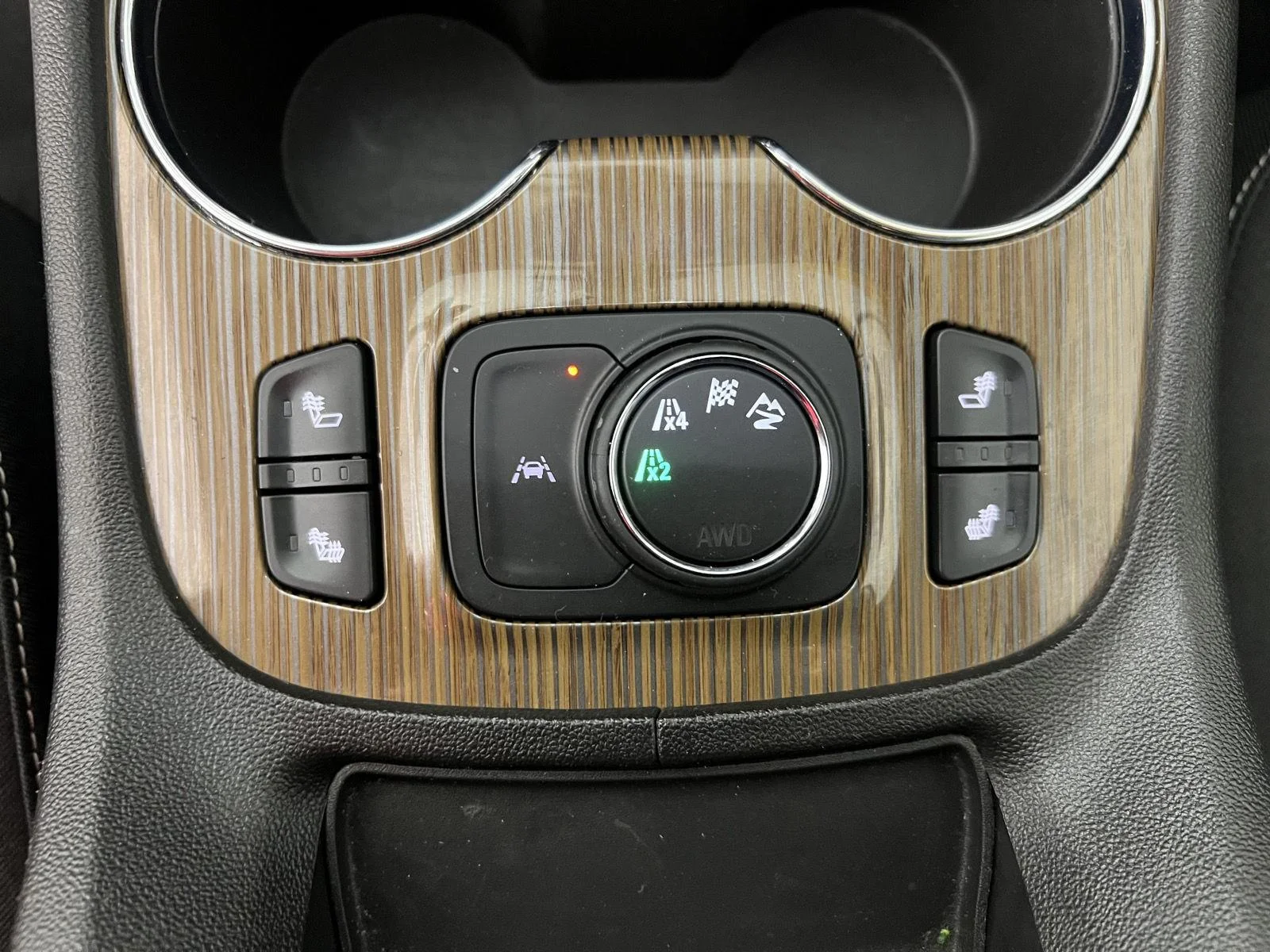 Used 2023 Ebony Twilight Metallic GMC SLE image 20