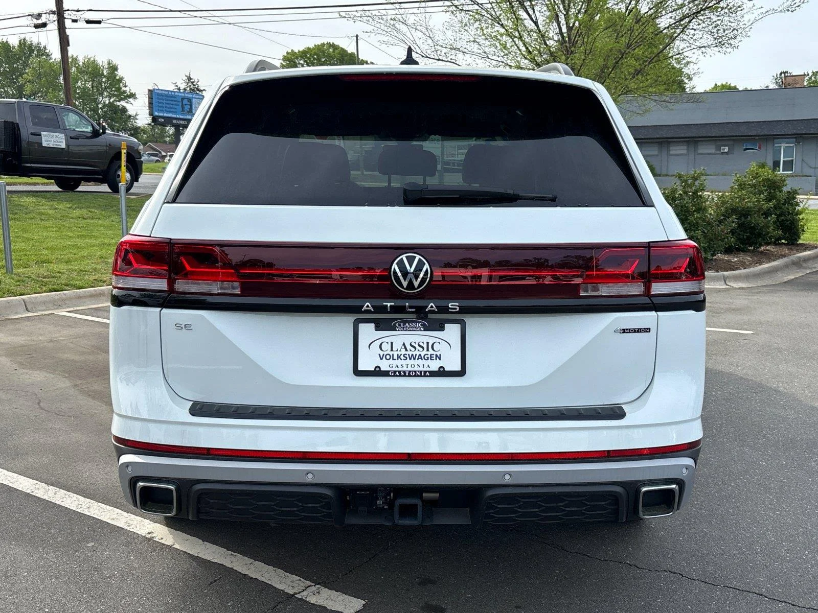 New 2025 Pure White Volkswagen 2.0T Peak Edition image 4