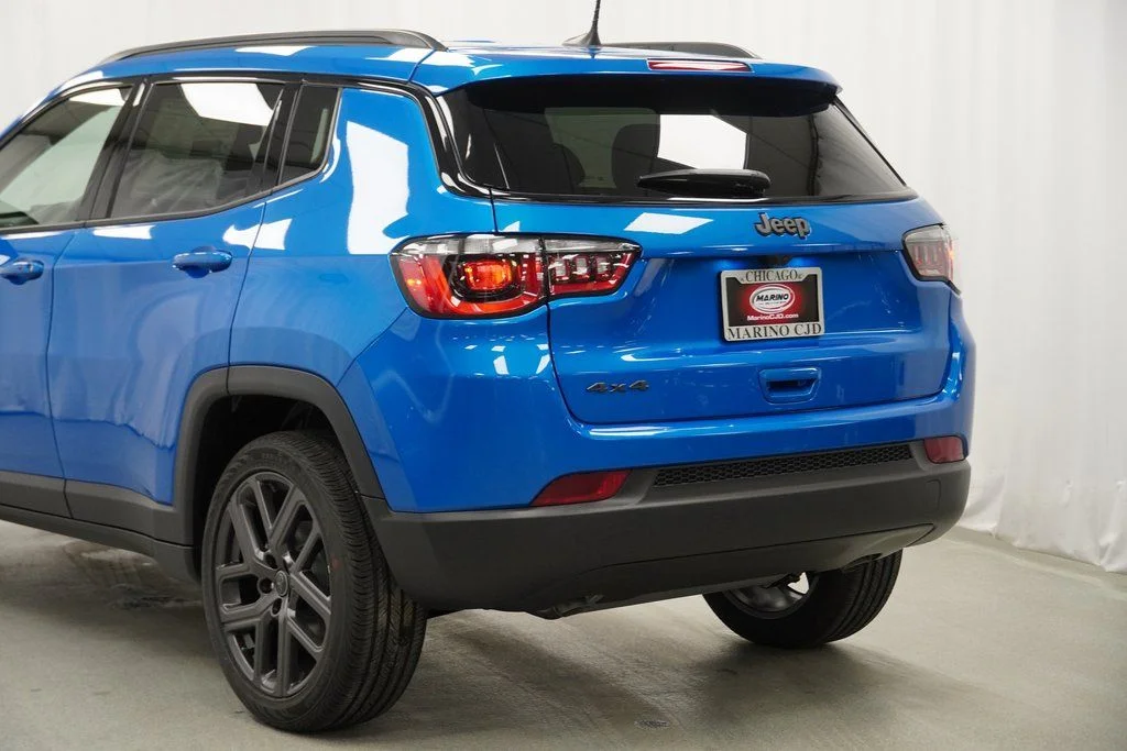New 2026 Hydro Blue Pearlcoat Jeep Latitude image 13