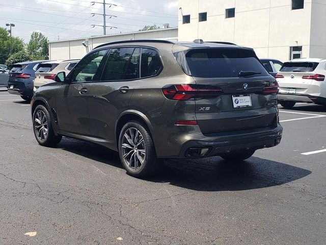 New 2026 Manhattan Green Metallic BMW xDrive40i image 3