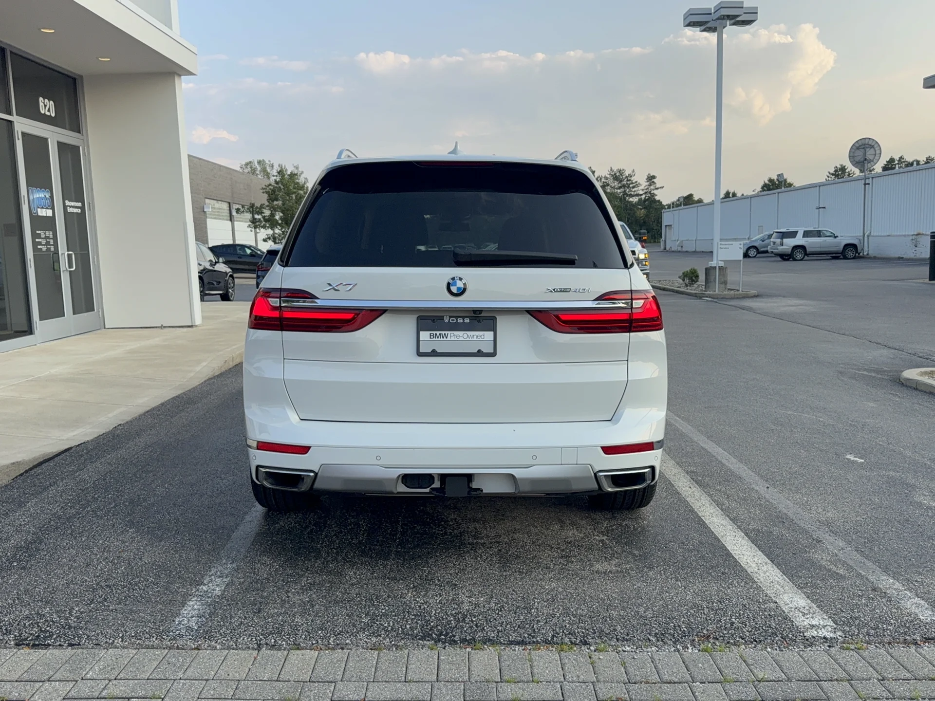Used 2022 Alpine White BMW xDrive40i image 4