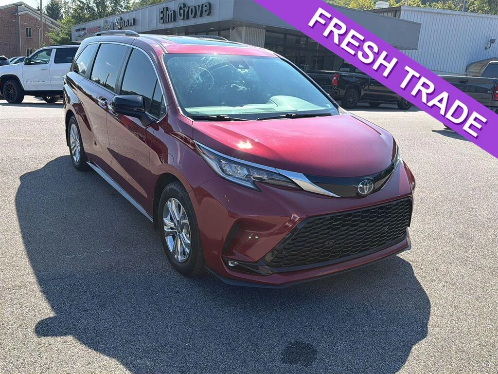 Used 2022 Ruby Flare Pearl TOYOTA  image 1