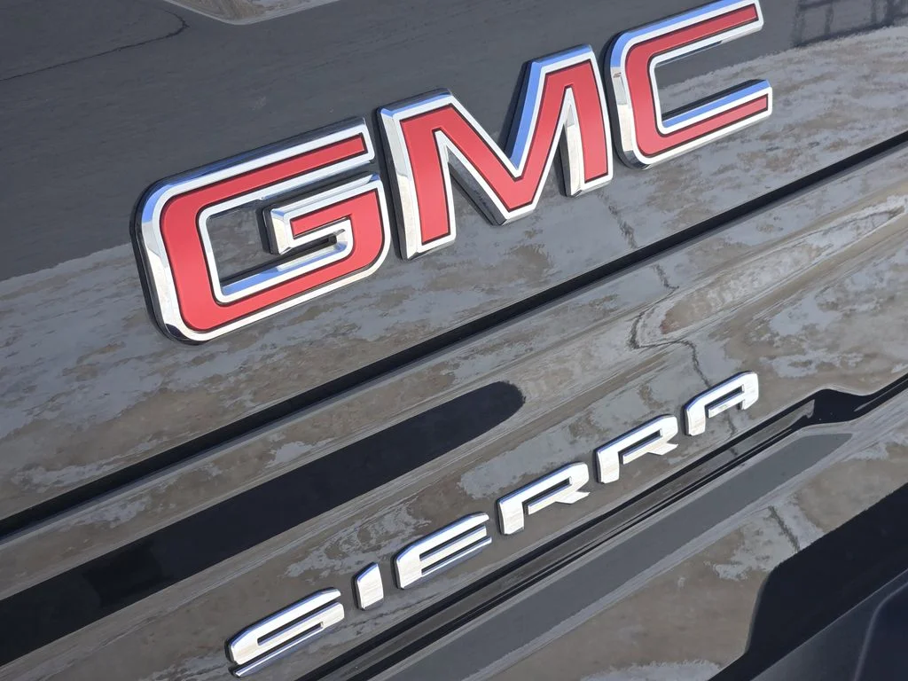Used 2024 Onyx Black GMC AT4 image 12