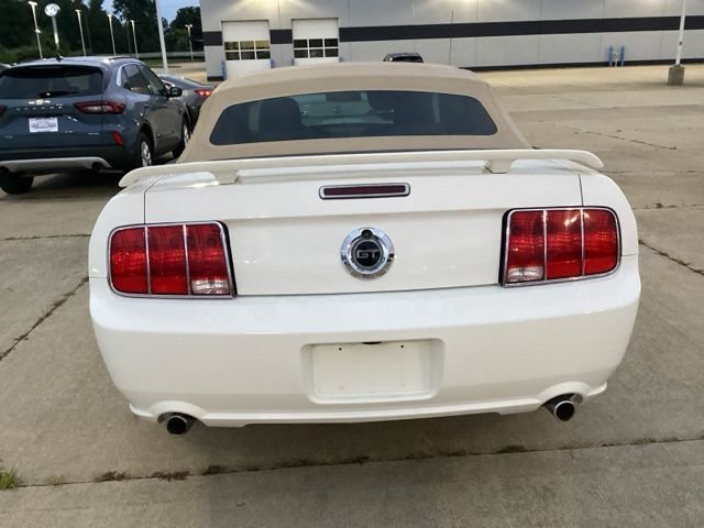 Used 2007  Ford GT Deluxe image 15