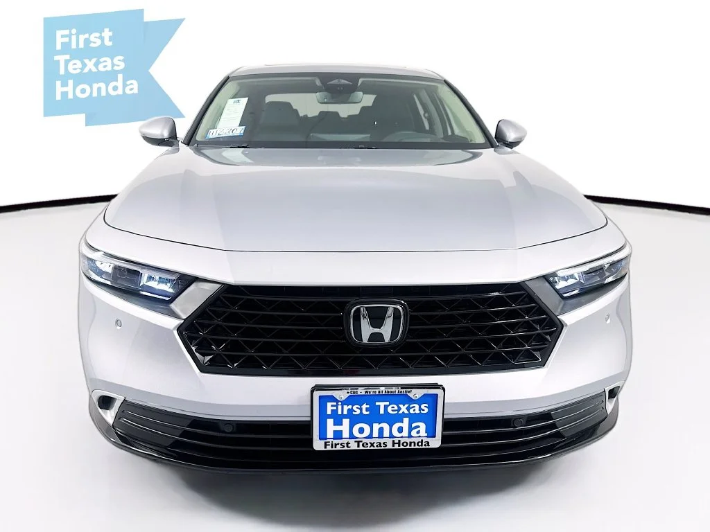 New 2026 Silver Honda Touring image 2