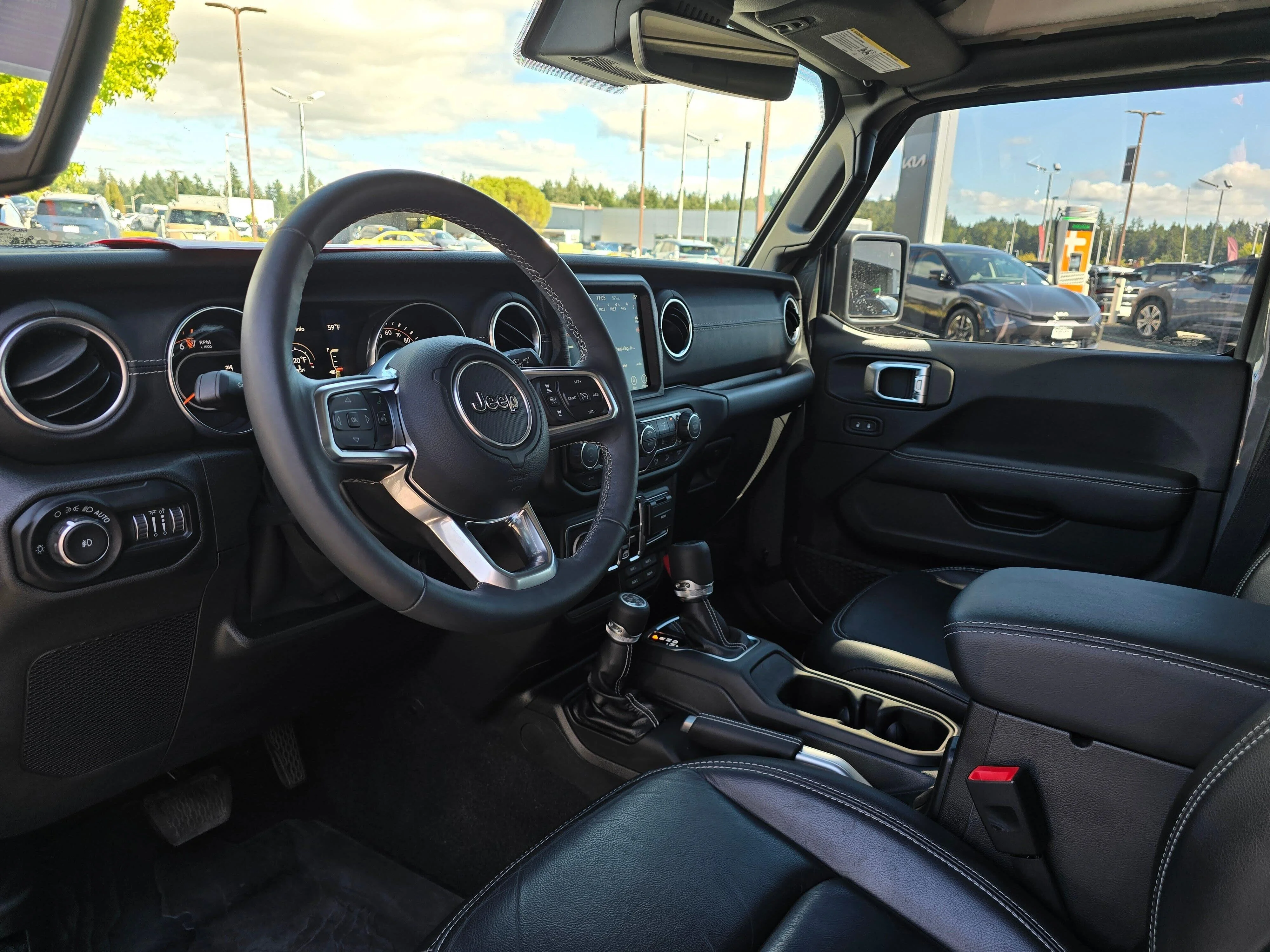 Used 2019 Gray Clearcoat Jeep Unlimited Sahara image 11