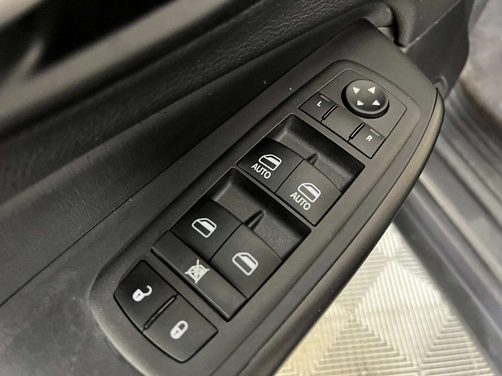Used 2022 Granite Jeep Trailhawk image 15