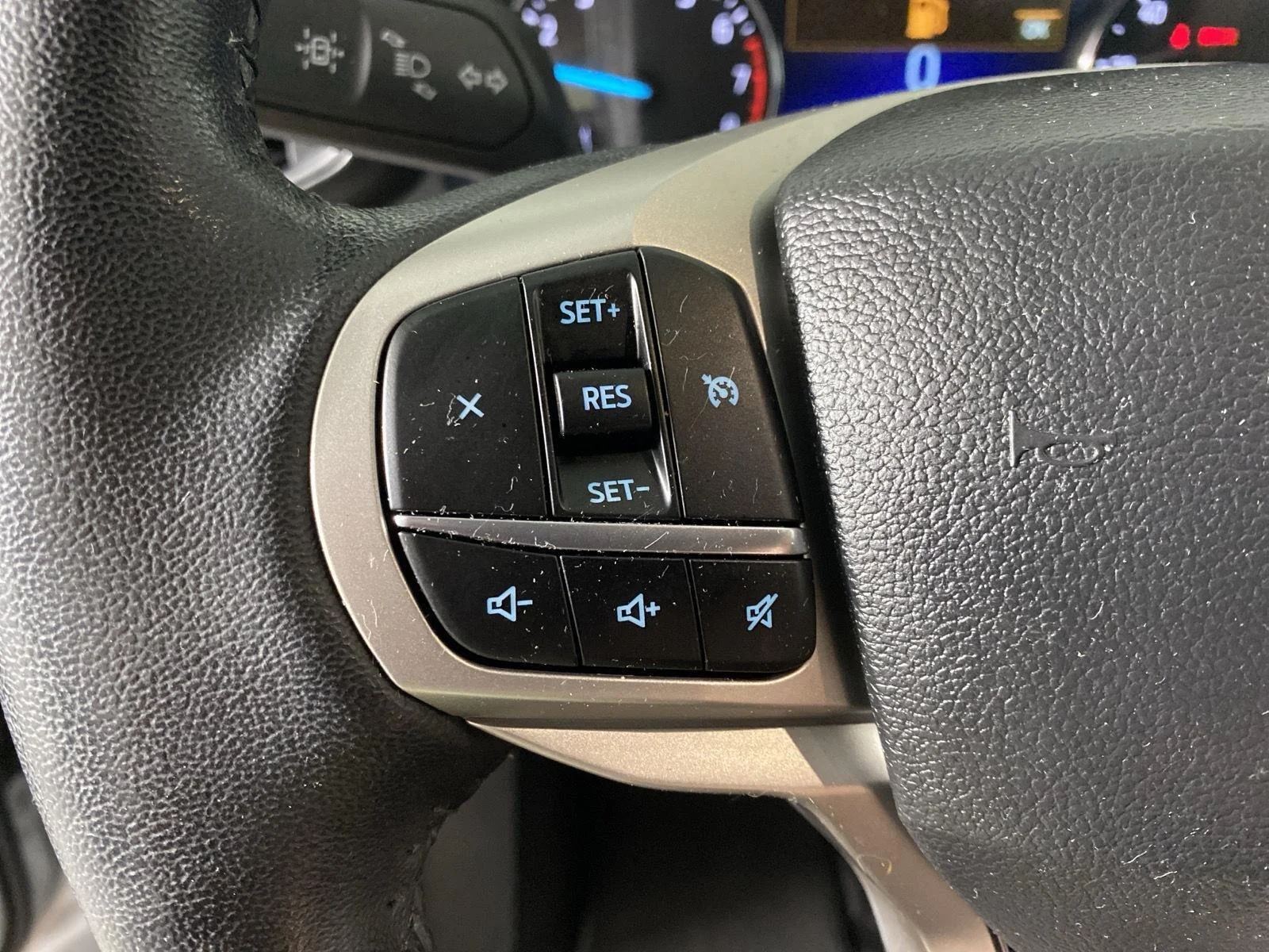 Used 2023 Iconic Silver Ford XLT image 18