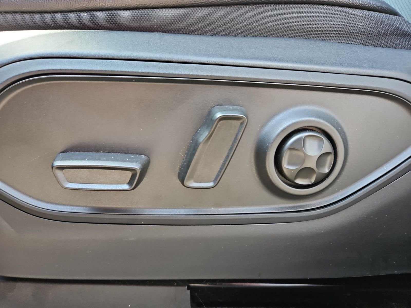 Used 2024 Gray Jeep Limited image 24