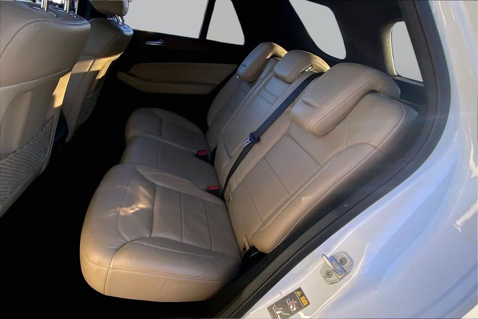 Used 2015 Polar White Mercedes-Benz ML 400 image 21