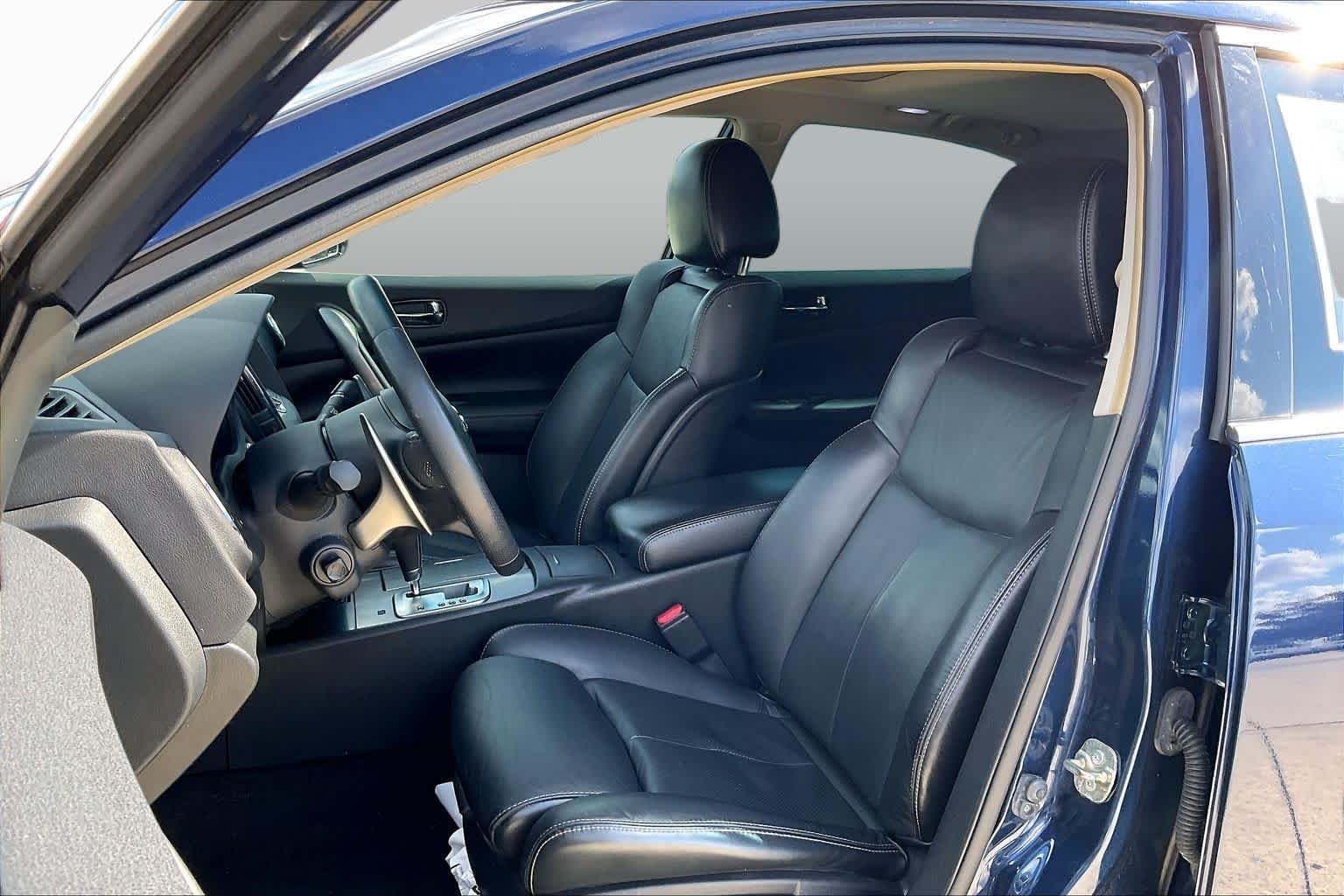 Used 2014 Navy Blue Metallic Nissan 3.5 SV w/Sport Pkg image 8