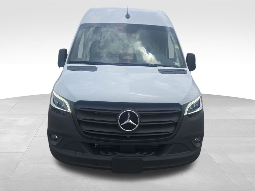 New 2026 Arctic White Mercedes-Benz Cargo 144 WB image 8