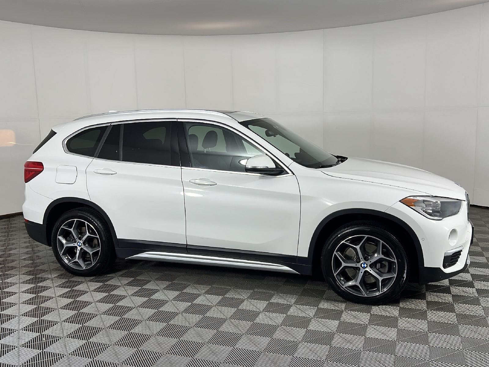 Used 2018 Alpine White BMW xDrive28i image 3
