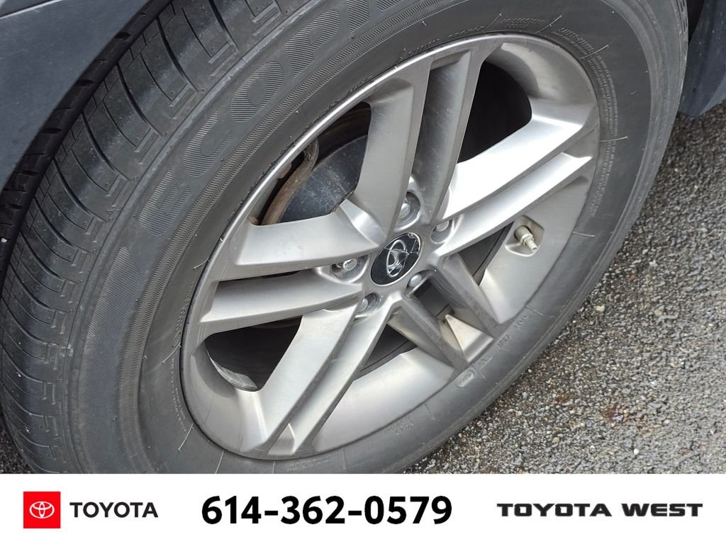 Used 2017 Red Hyundai 2.4 Base image 10