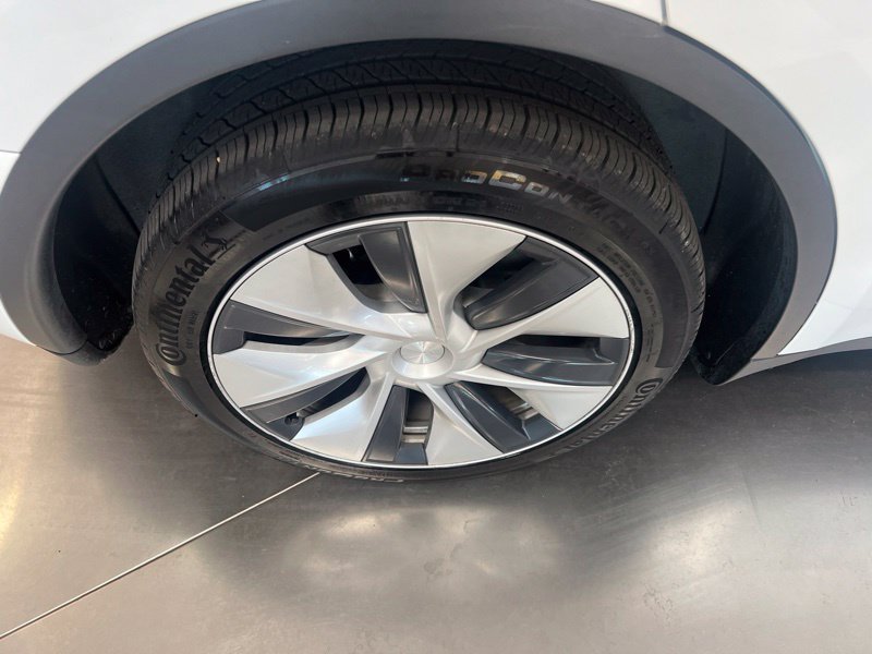 Used 2022  Tesla Long Range image 10