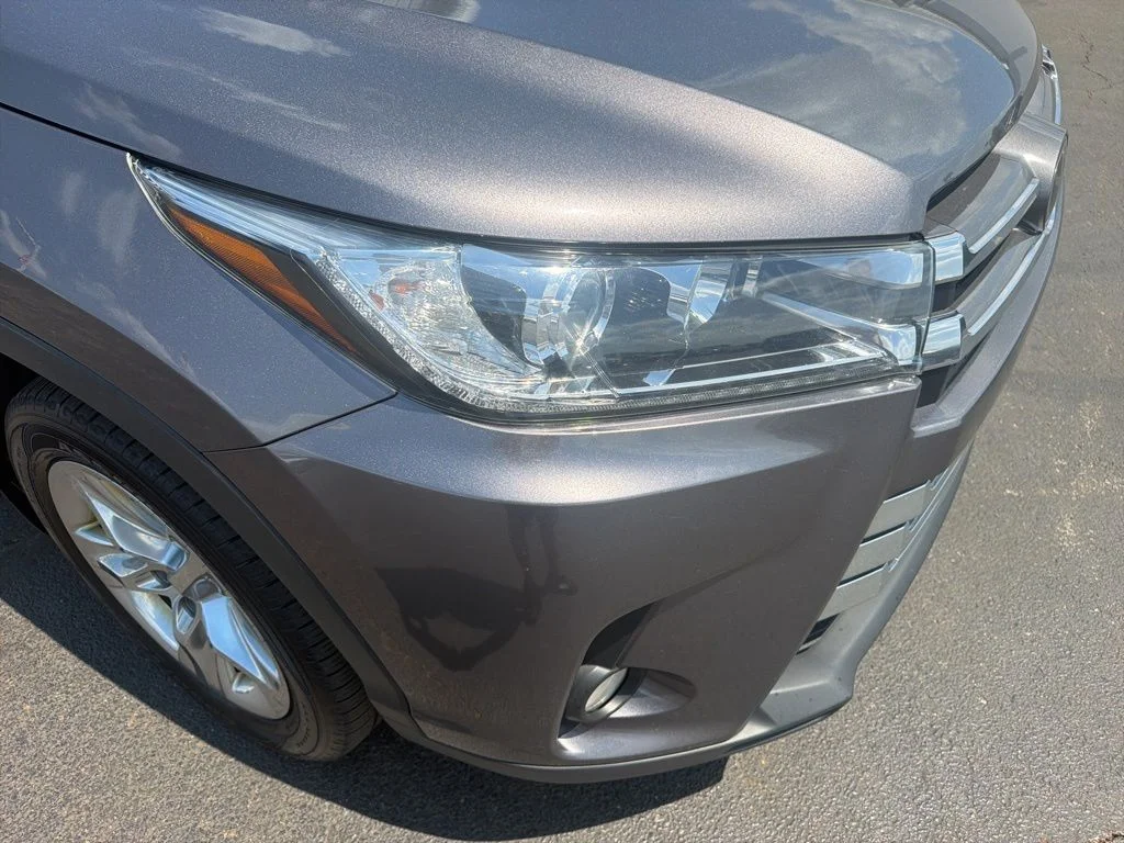 Used 2018 Gray Toyota Limited image 10
