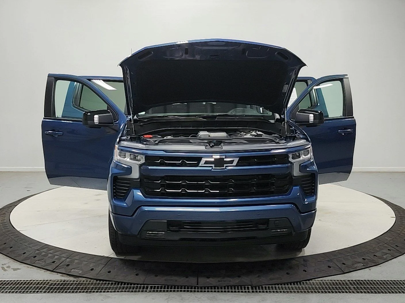 Used 2024 Blue Chevrolet RST image 11