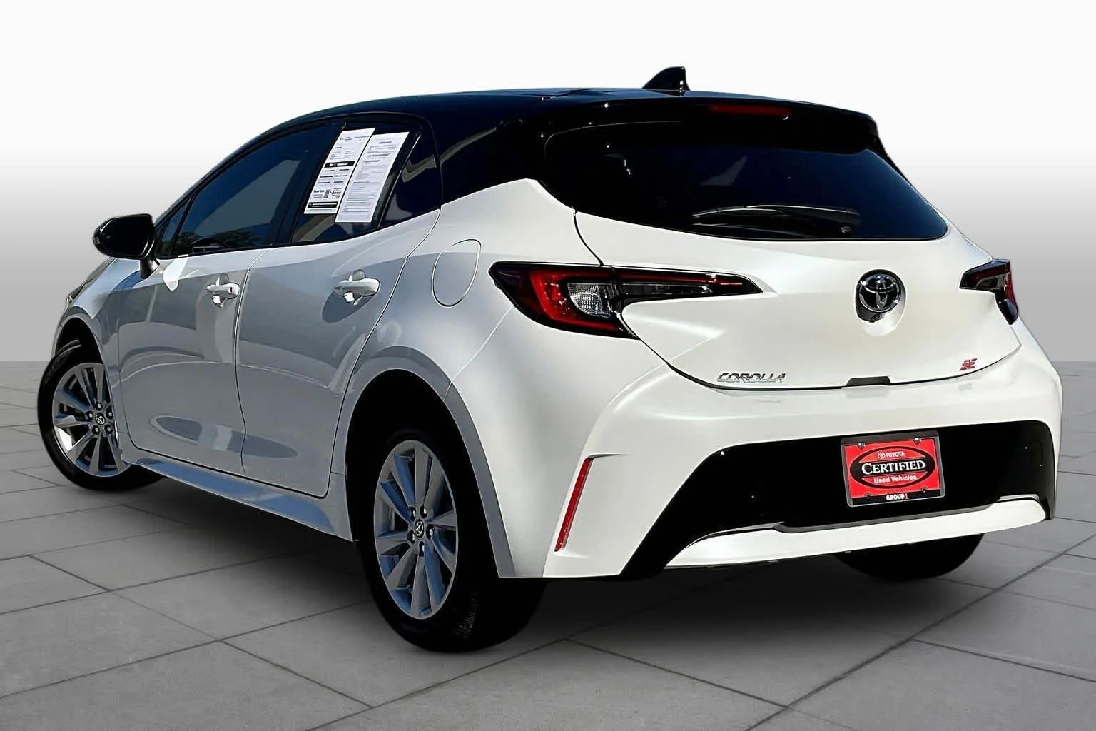 Certified Used 2026 Wind Chill Pearl/Midnight Black Metallic Toyota SE image 12